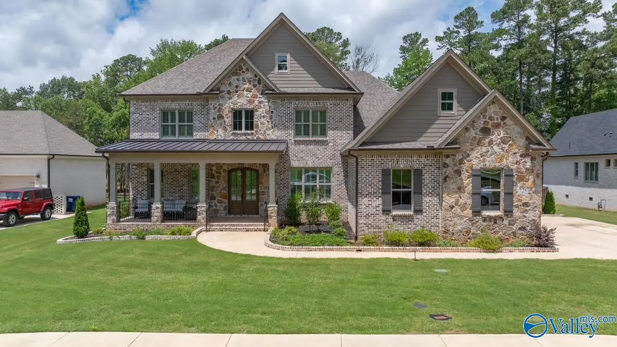 725 Indian Ridge Drive Se, Huntsville, AL 35803 - Image #1