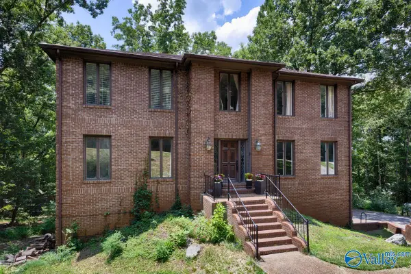 9046 Sugar Tree Trail, Huntsville, AL 35802