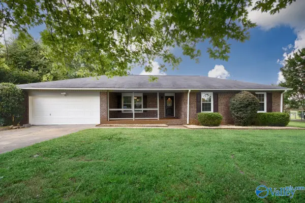 1055 Scott Road, Hazel Green, AL 35750