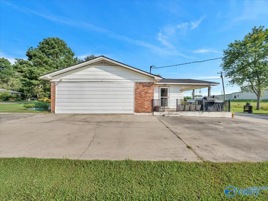 2206 Pinehurst Street Sw, Hartselle, AL 35640 - Image #3