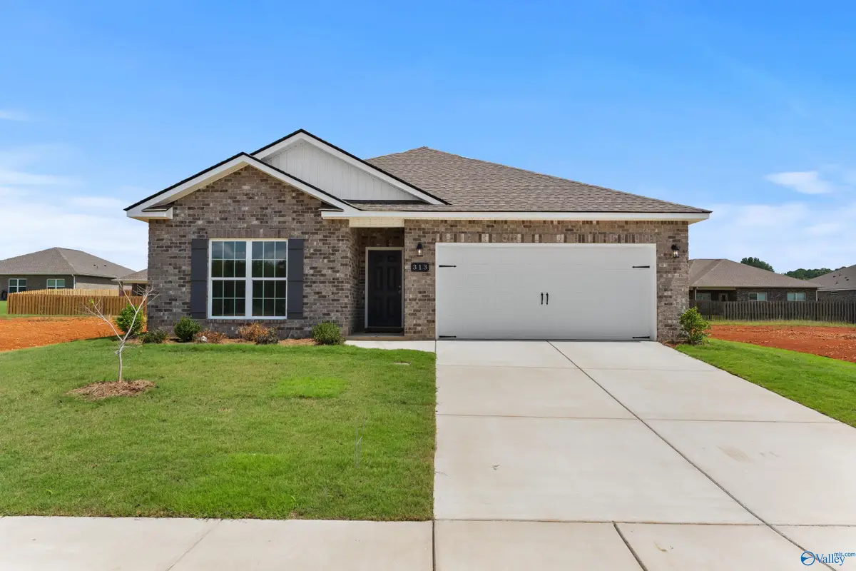 313 Cherokee Glen Avenue, Toney, AL 35773 - Image #1