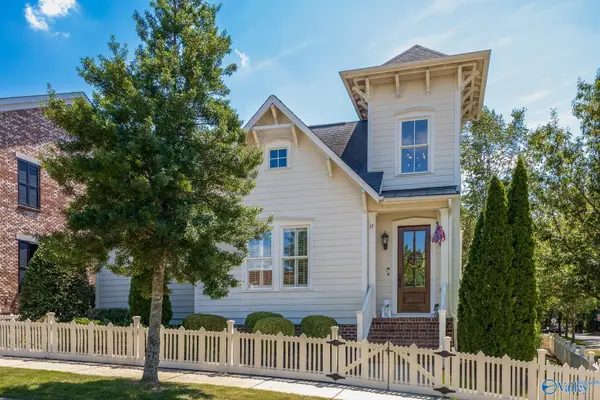 17 Chalkstone Street Nw, Huntsville, AL 35806