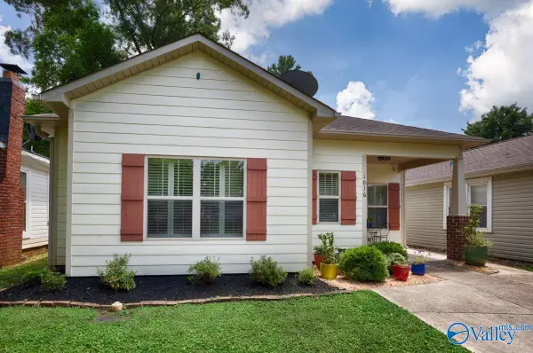 1016 Oshaughnessy Avenue Ne, Huntsville, AL 35801