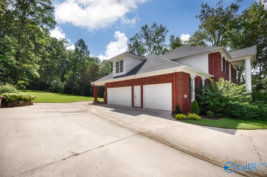 2898 Hampton Cove Way Se, Owens Cross Roads, AL 35763 - Image #3