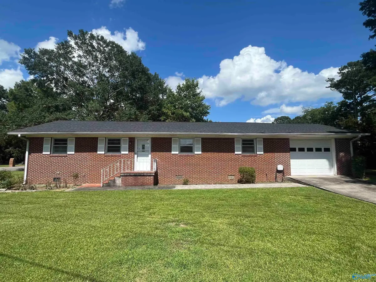 1800 Smith Street Sw, Hartselle, AL 35640 - Image #1