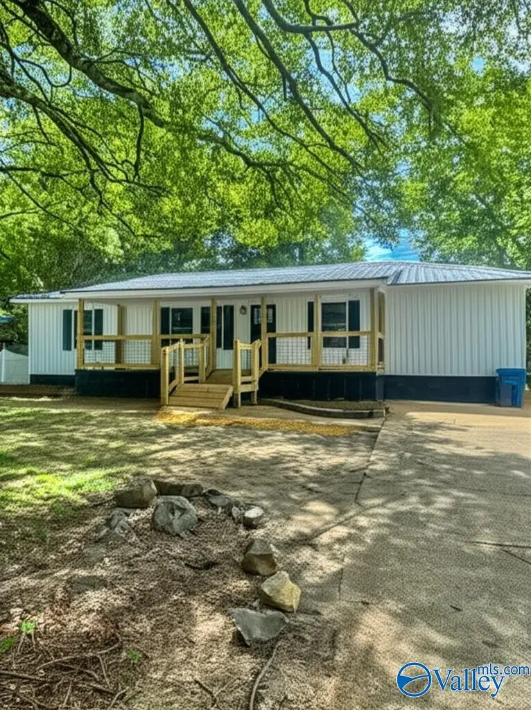 405 Stewart Avenue Se, Attalla, AL 35954 - Image #1