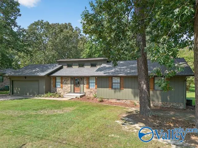 208 Seville Lane, Rainbow City, AL 35906 - Image #1