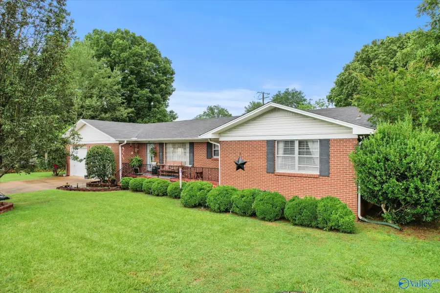 136 Christopher Circle, Athens, AL 35611 - Image #3