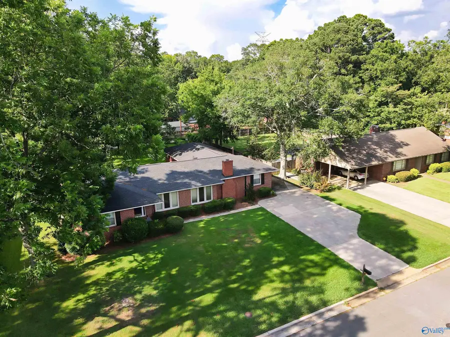 2106 Woodmont Drive, Decatur, AL 35601 - Image #2