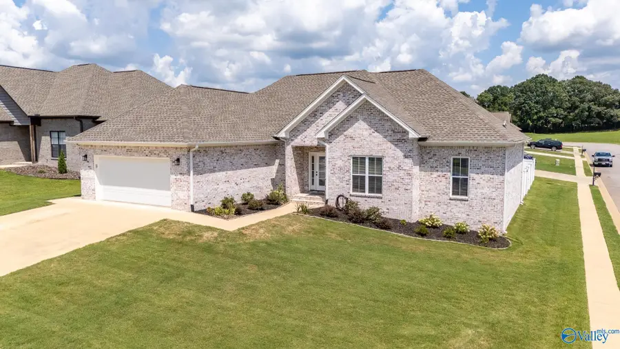 381 Rolling Brook Drive, Rogersville, AL 35652 - Image #2