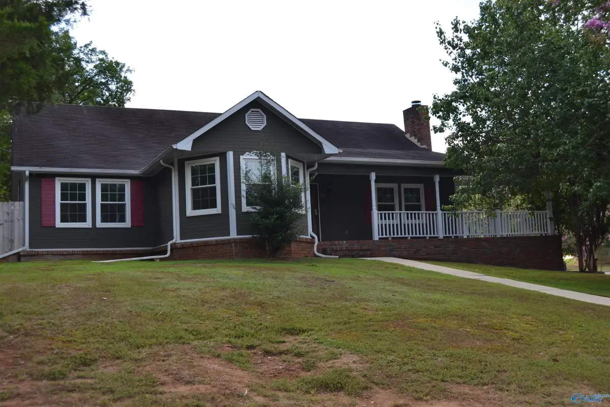 1106 Way Thru The Woods Sw, Decatur, AL 35603 - Image #1