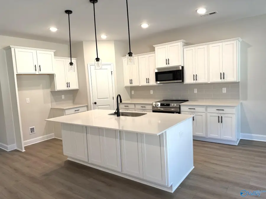 829 Ronnie Drive, Hartselle, AL 35640 - Image #3