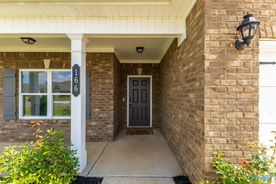 166 Lincoln Gray Circle, New Market, AL 35761 - Image #2