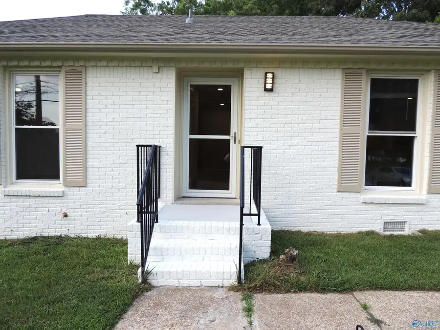2011 Weatherly Rd, Huntsville, AL 35803 - Image #2