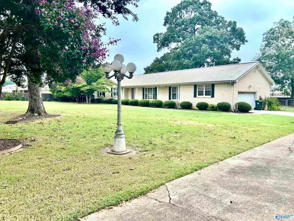 16088 Lucas Ferry Road, Athens, AL 35611