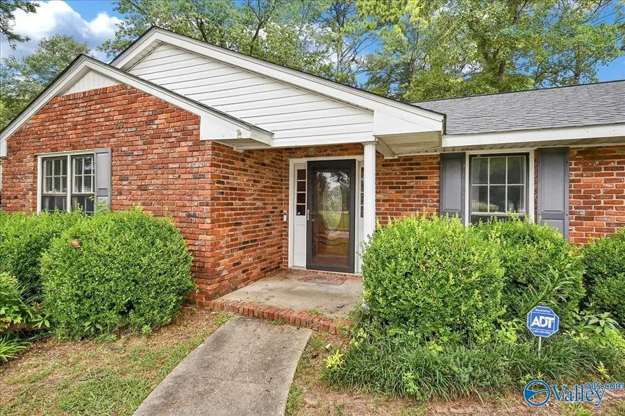 1902 Leeann Street Sw, Decatur, AL 35601 - Image #2