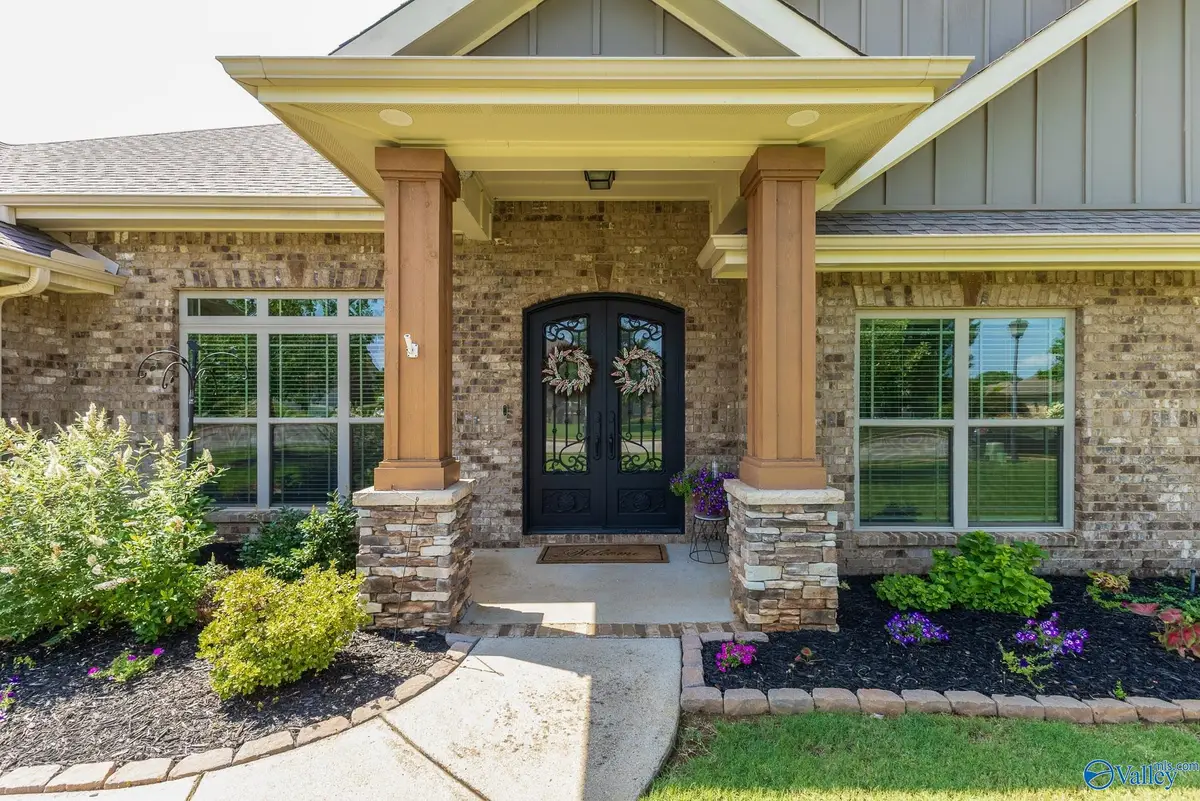 15 Walnut Cove Boulevard, Huntsville, AL 35824 - Image #1