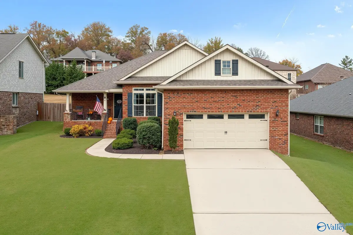 6813 Wintercrest Way Se, Owens Cross Roads, AL 35763 - Image #1