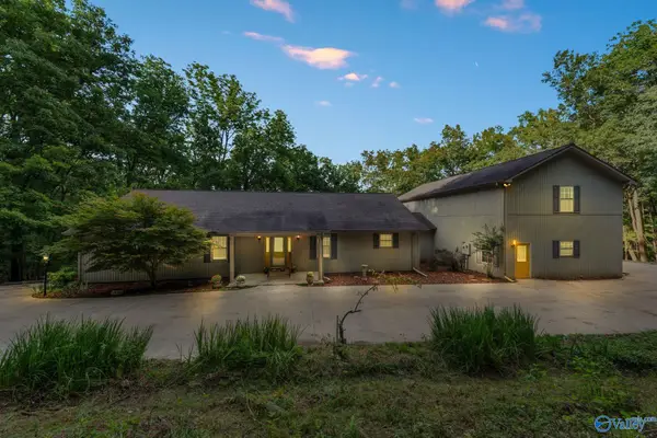 475 South Green Mountain Road, Owens Cross Roads, AL 35763