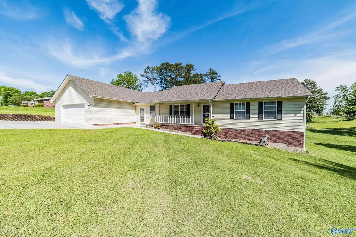 154 Meadow Wood Circle, Arab, AL 35016 - Image #1