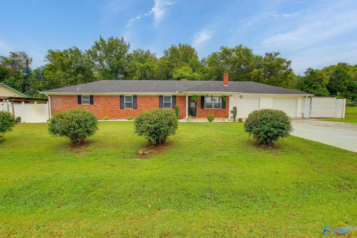 117 Ridgeway Drive, Moulton, AL 35650 - Image #1