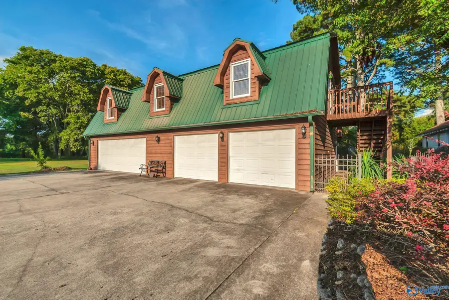 2004 Vestavia Drive Sw, Decatur, AL 35603 - Image #2