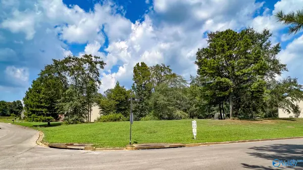 6890 Donna Circle #130, Bessemer, AL 35022