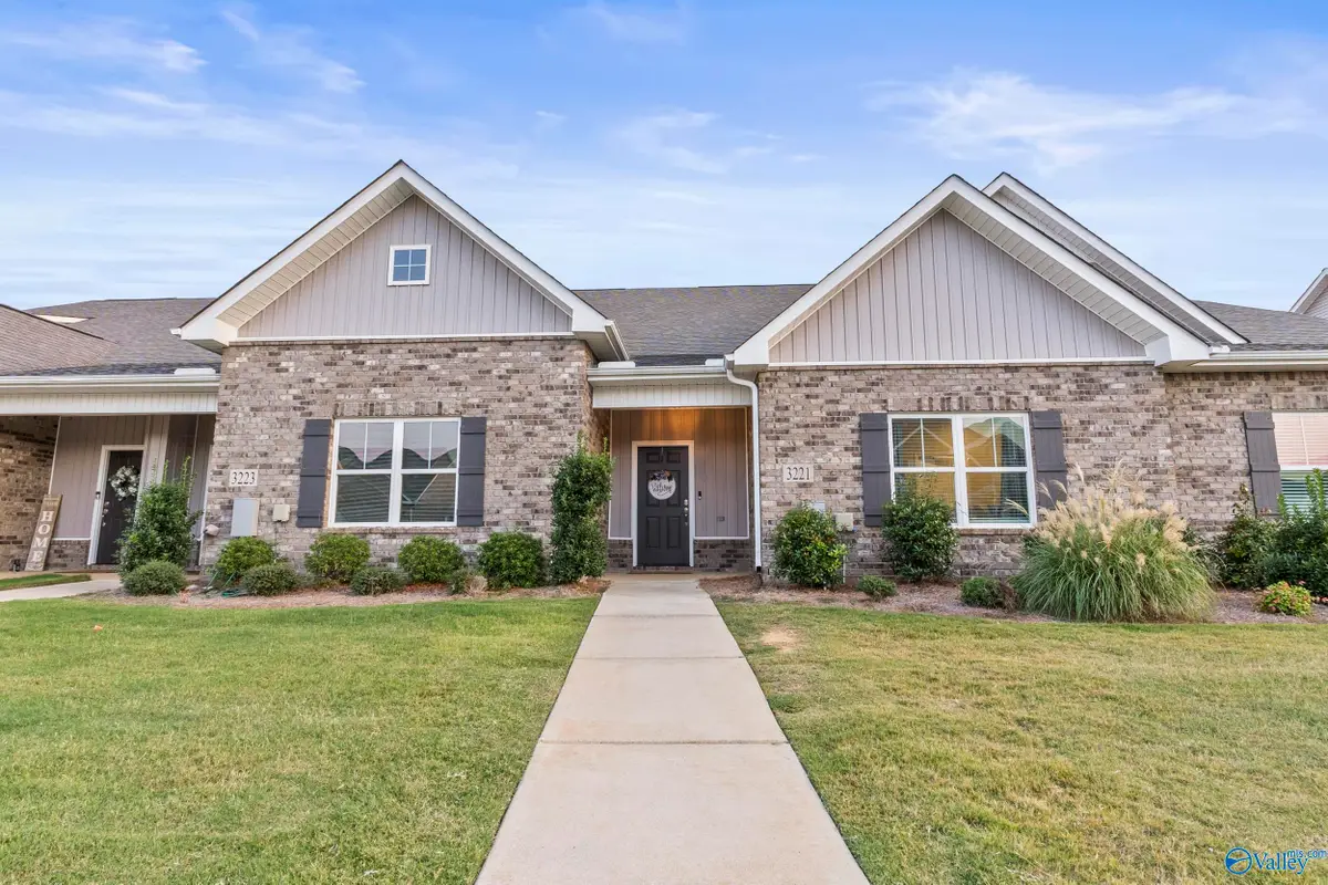 3221 Mcclellan Way Se, Decatur, AL 35603 - Image #1