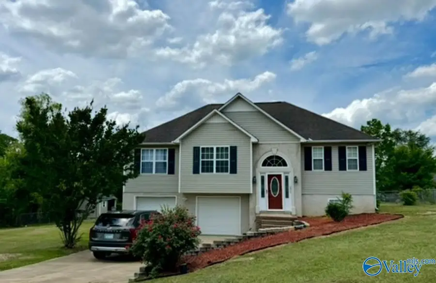 2420 Cedar Ridge Circle, Hokes Bluff, AL 35903 - Image #2
