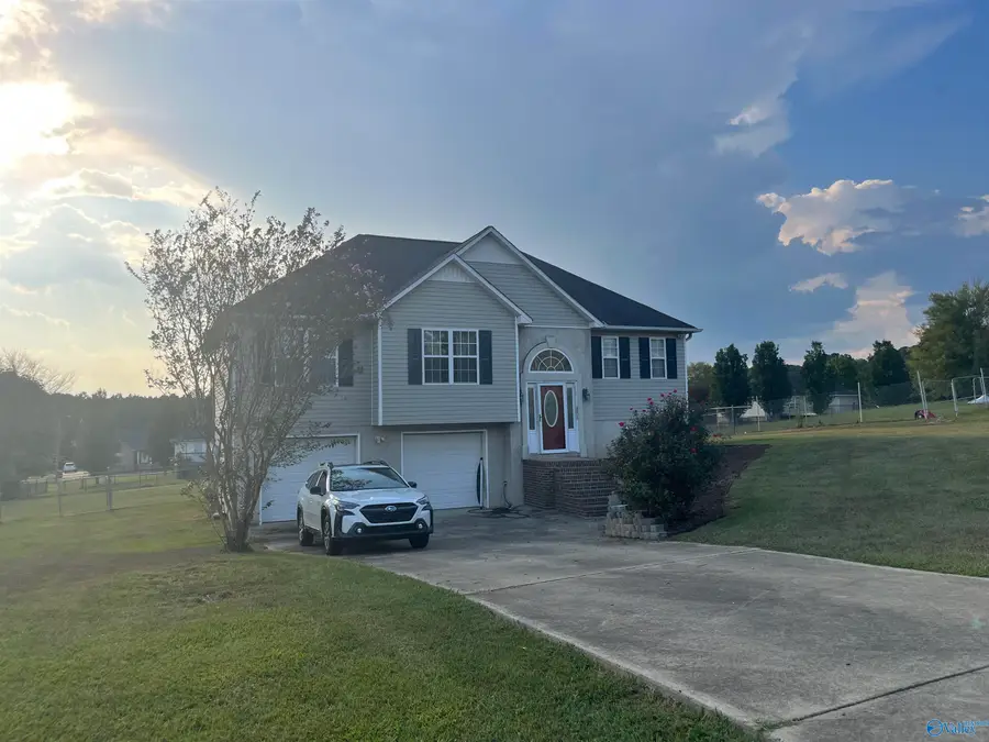 2420 Cedar Ridge Circle, Hokes Bluff, AL 35903 - Image #3