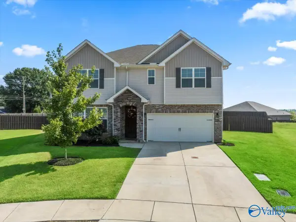 211 Cherry Laurel Drive, Hazel Green, AL 35750