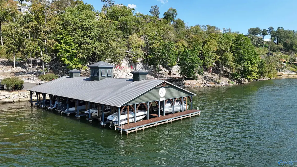 83 Boathouse Drive, Guntersville, AL 35976 - Image #1