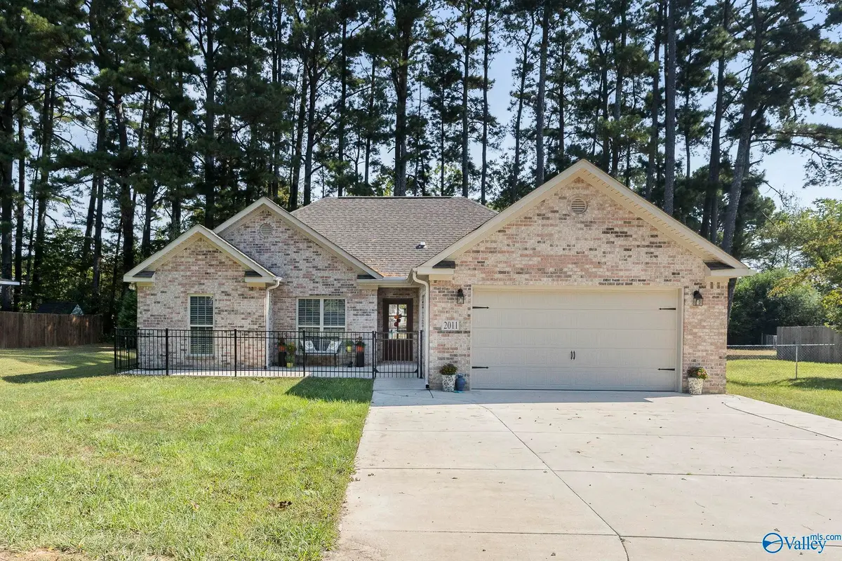 2011 Old Big Cove Road Se, Owens Cross Roads, AL 35763 - Image #1