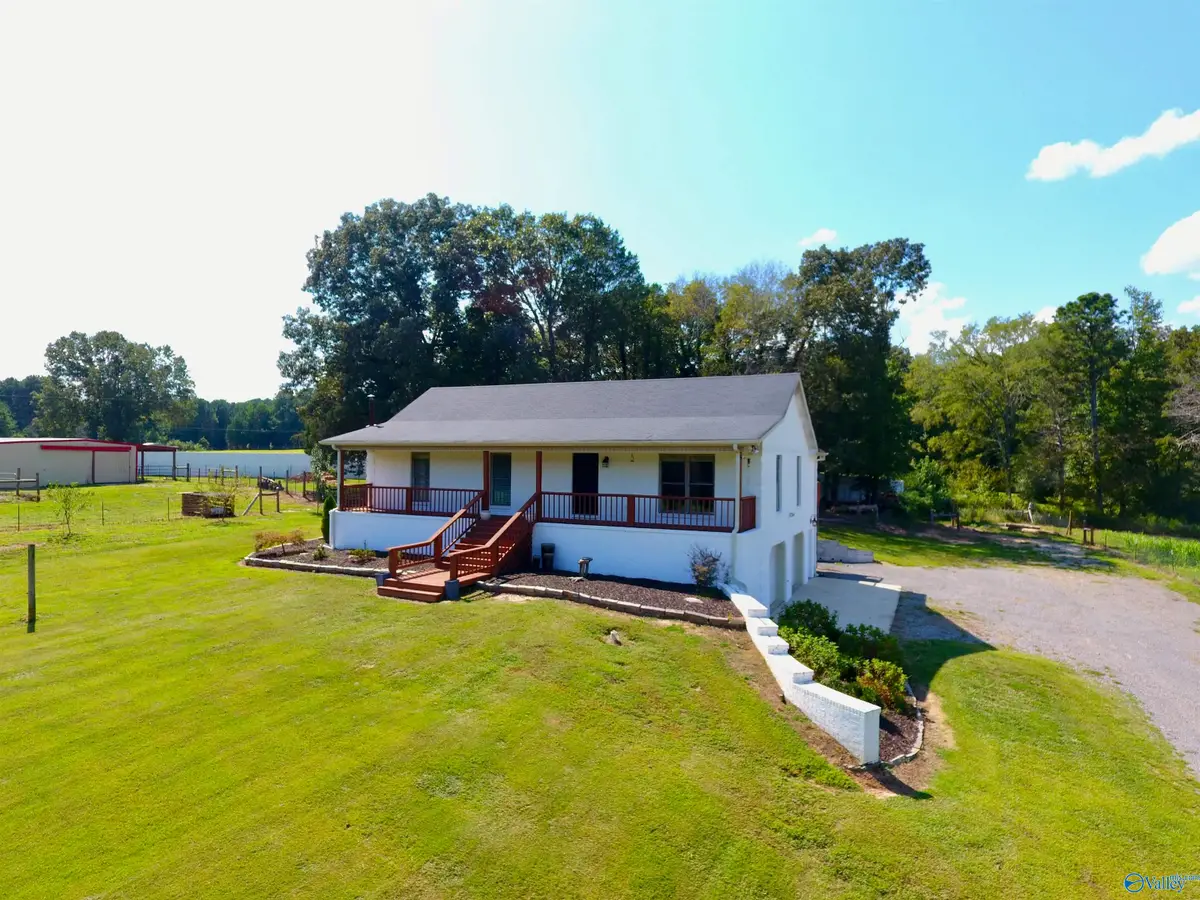 1094 Perkins Wood Road, Hartselle, AL 35640 - Image #1