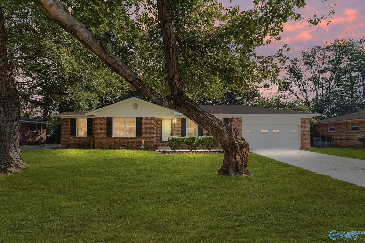 5009 Lumary Drive Nw, Huntsville, AL 35810 - Image #1