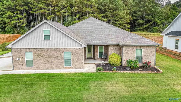 65 Betty Way, Scottsboro, AL 35769