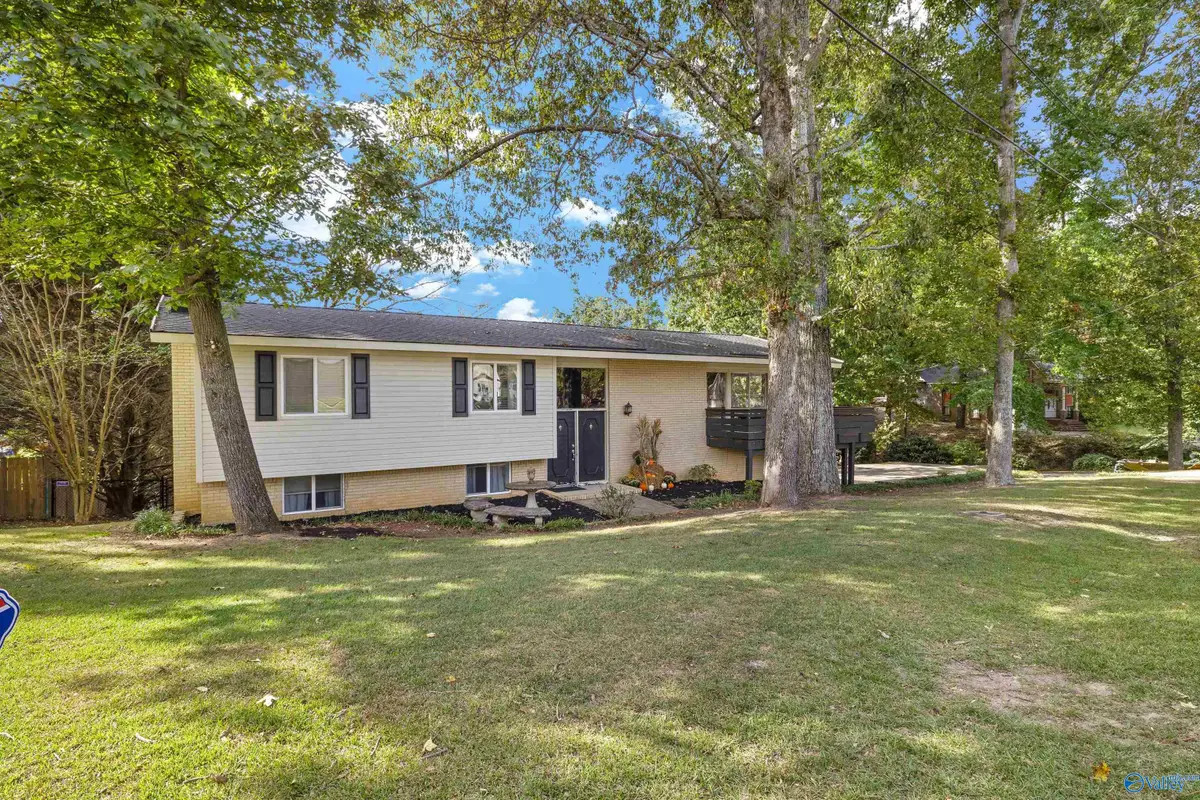 701 Logwood Road Sw, Hartselle, AL 35640 - Image #1