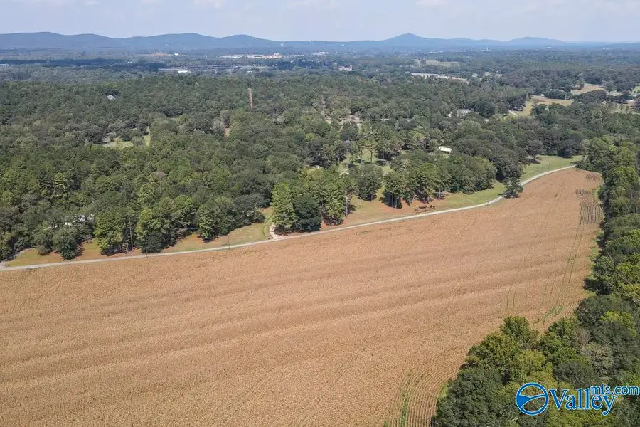 1115 Creekside Circle, Talladega, AL 35160 - Image #2