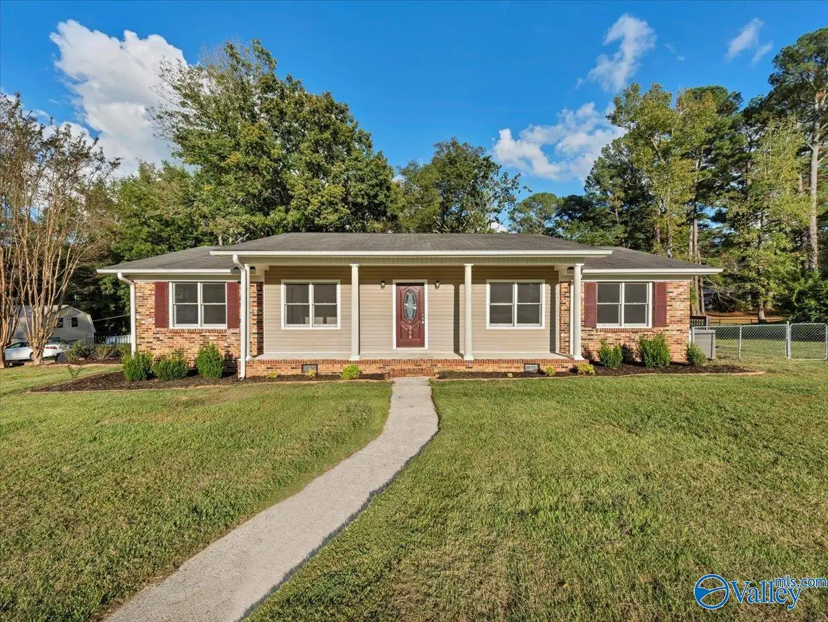 308 Hampton Road Nw, Hartselle, AL 35640 - Image #1