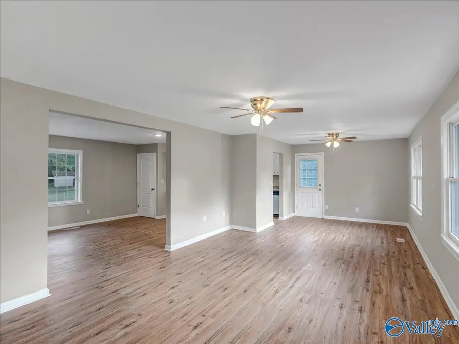 308 Hampton Road Nw, Hartselle, AL 35640 - Image #3