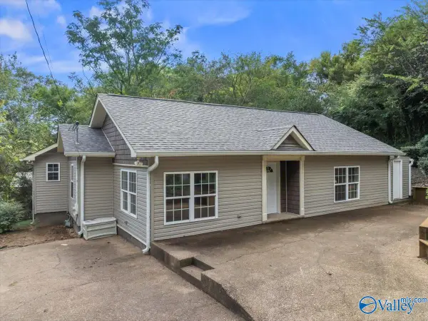 1300 Starnes Street, Guntersville, AL 35976