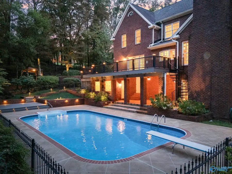 9 Asbury Road Se, Huntsville, AL 35801 - Image #2