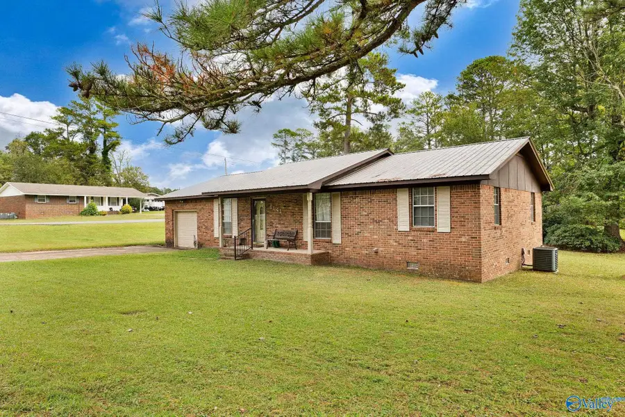 6141 Sherry Drive, Guntersville, AL 35976 - Image #3