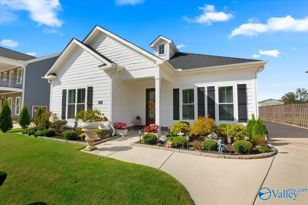 6221 Pembrook Pond Place Se, Owens Cross Roads, AL 35763 - Image #1