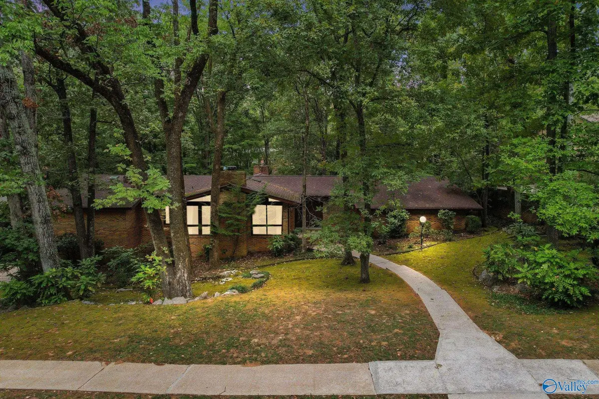 1006 Brook Ridge Circle, Huntsville, AL 35801 - Image #1