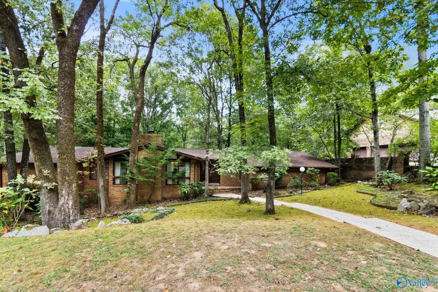 1006 Brook Ridge Circle, Huntsville, AL 35801 - Image #3