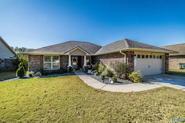 4614 Carrington Blvd, Owens Cross Roads, AL 35763