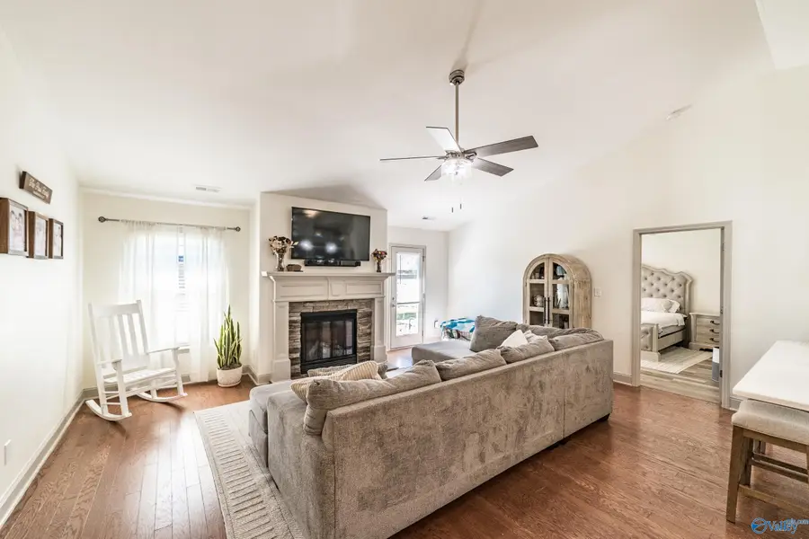 4614 Carrington Blvd, Owens Cross Roads, AL 35763 - Image #2