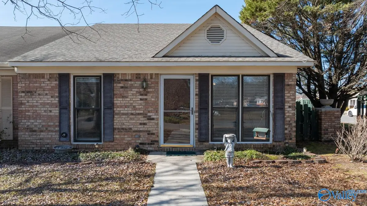 427 Cherry Street Nw, Hartselle, AL 35640 - Image #1