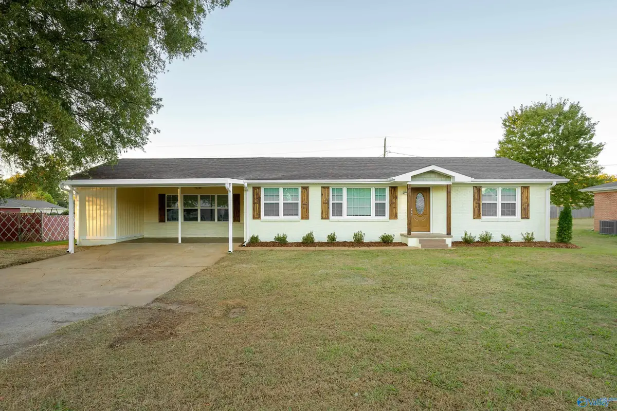 1005 Davison Avenue, Muscle Shoals, AL 35661 - Image #1